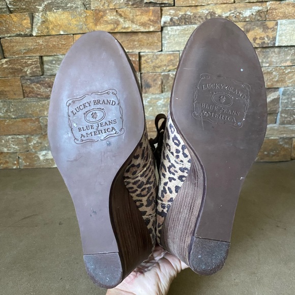 Lucky Brand Wedges Size 8 Ankle Booties Leopard Lace Up Animal Print - Picture 5 of 6